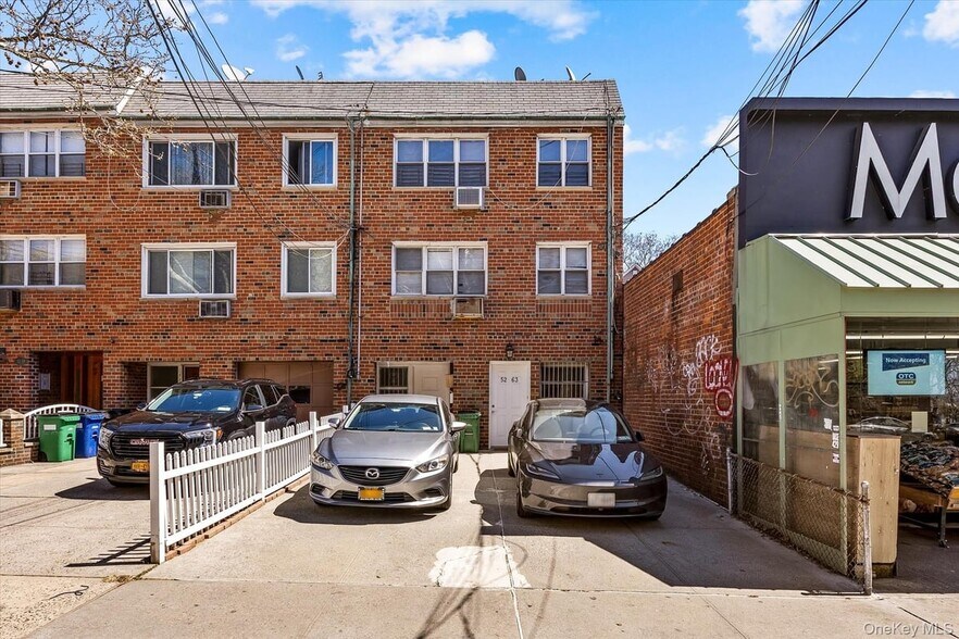 Primary Photo Of 5263 65th Pl, Maspeth Apartments For Sale