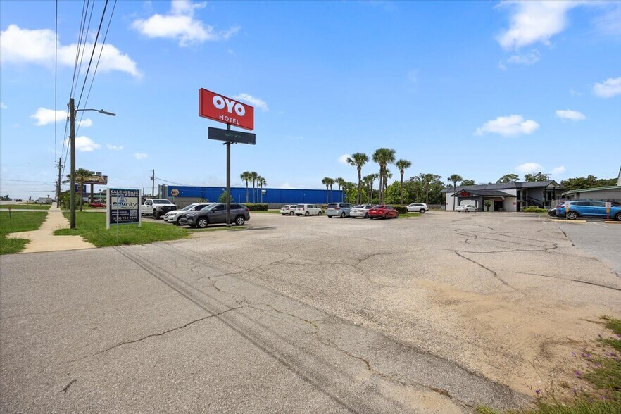 More Photos Of 6911 Pensacola Blvd, Pensacola Land For Lease