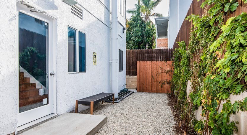 More Photos Of 1439 N Curson Ave, Los Angeles Apartments For Sale