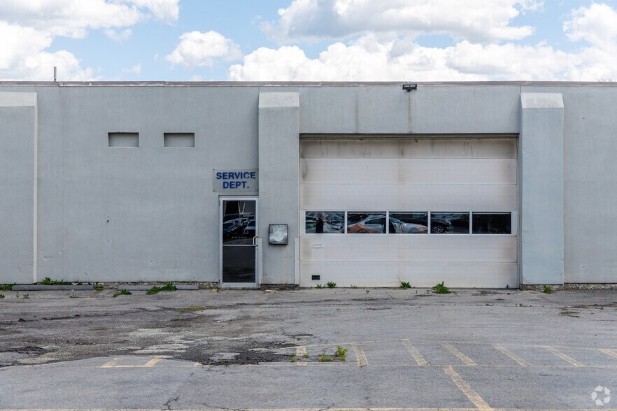 More Photos Of 647 W Genesee St, Syracuse Auto Dealership For Sale
