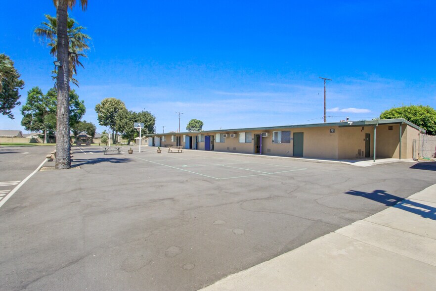 More Photos Of 6575 Crescent Ave, Buena Park Schools For Lease