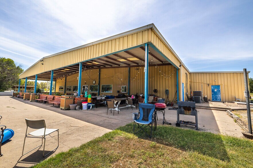 More Photos Of 2206 E 101st St N, Valley Center Specialty For Sale