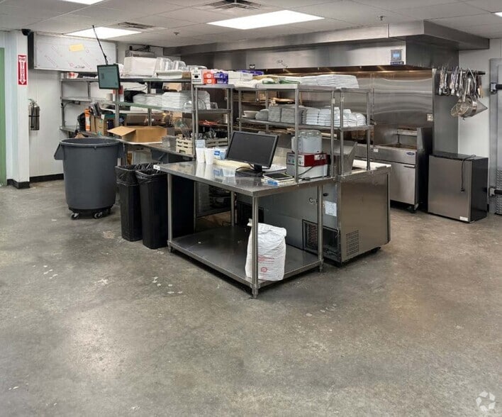 More Photos Of 10701 Menchaca Rd, Austin Restaurant For Lease