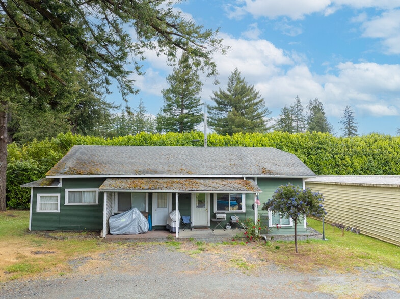 More Photos Of 498 W Central Blvd, Coquille Self Storage For Sale