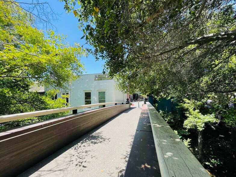 More Photos Of 572-574 San Anselmo Ave, San Anselmo Convenience Store For Sale