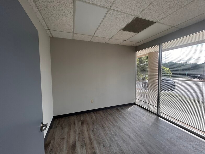 More Photos Of 1785 E Park Place Blvd, Stone Mountain Unknown For Lease