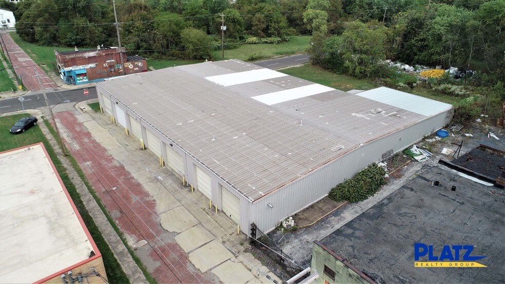 More Photos Of 107 N Hine St, Youngstown Industrial For Sale