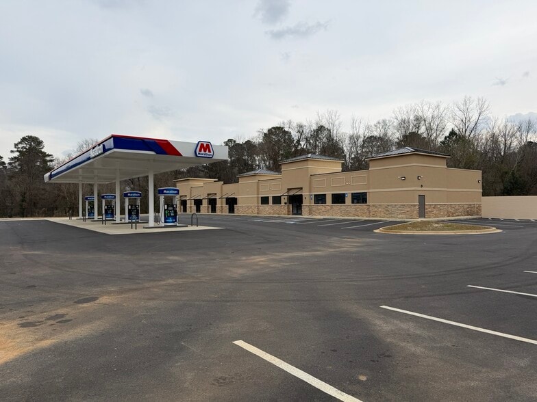 More Photos Of 1193 Wesleyan Dr, Macon-Bibb General Retail For Lease