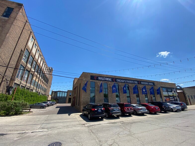 More Photos Of 3065 N Rockwell St, Chicago Warehouse For Sale