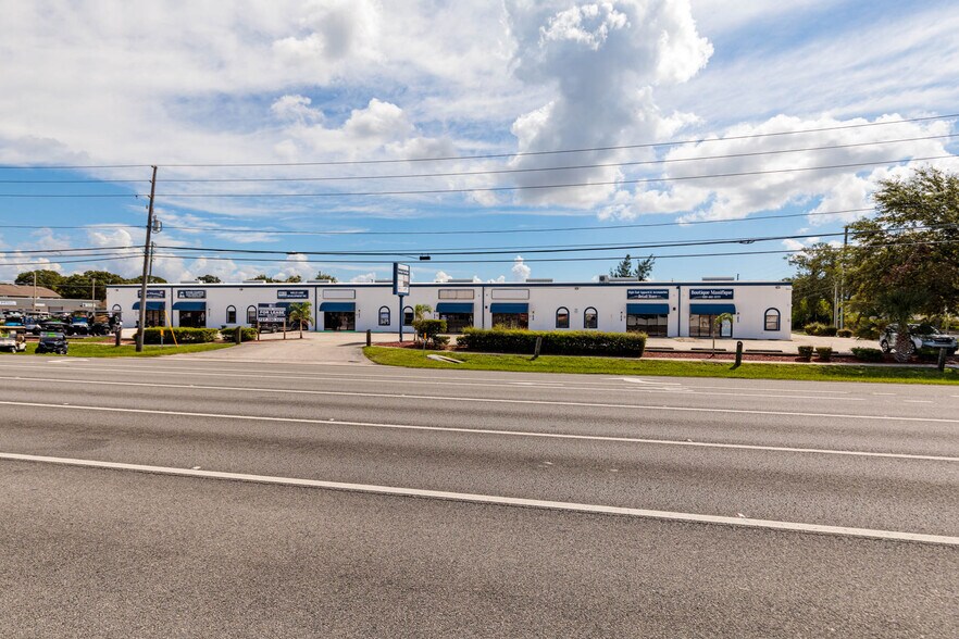 More Photos Of 12505 66th St N, Largo Warehouse For Lease