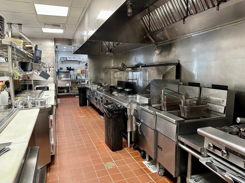 More Photos Of 2041 Rosecrans Ave, El Segundo Office For Lease