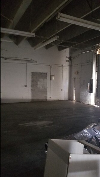 More Photos Of 470 Ansin Blvd, Hallandale Beach Warehouse For Lease