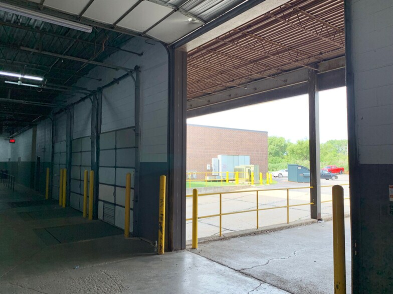 More Photos Of 28457 Ballard Dr, Lake Forest Light Manufacturing For Lease