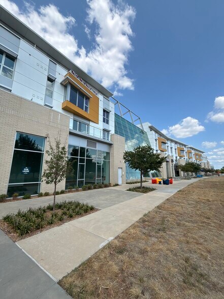More Photos Of 1401 NE John Deshields Blvd, Bentonville Apartments For Lease