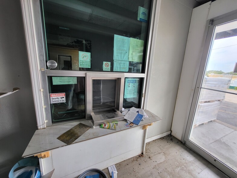 More Photos Of 7350 N Hanley Rd, Hazelwood Hotel For Sale