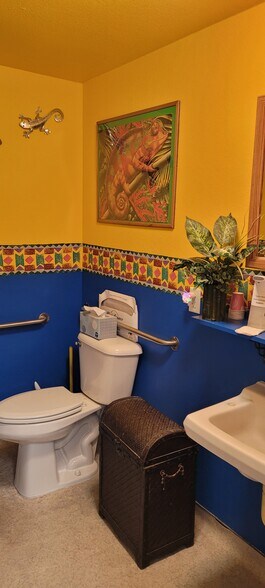 More Photos Of 7950 Redwood Dr, Cotati Storefront Retail Office For Lease