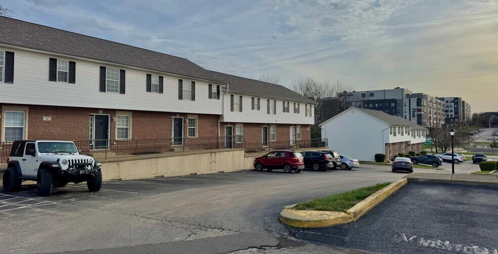 More Photos Of 1426-1496 N Kinser Pike, Bloomington Apartments For Sale