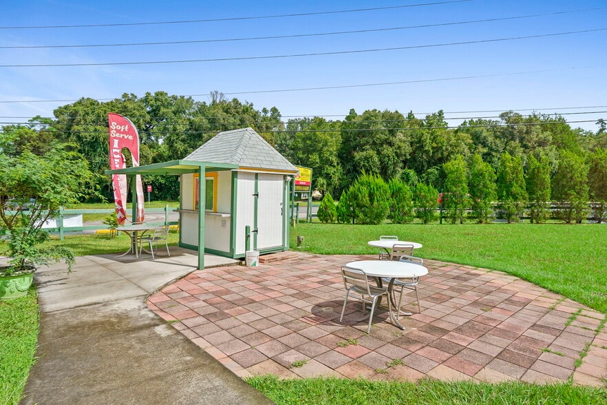 More Photos Of 4630 US Highway 17, De Leon Springs Restaurant For Sale