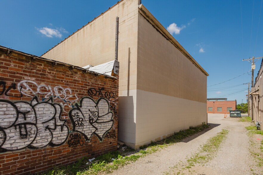 More Photos Of 470 N Seneca St, Wichita Warehouse For Sale