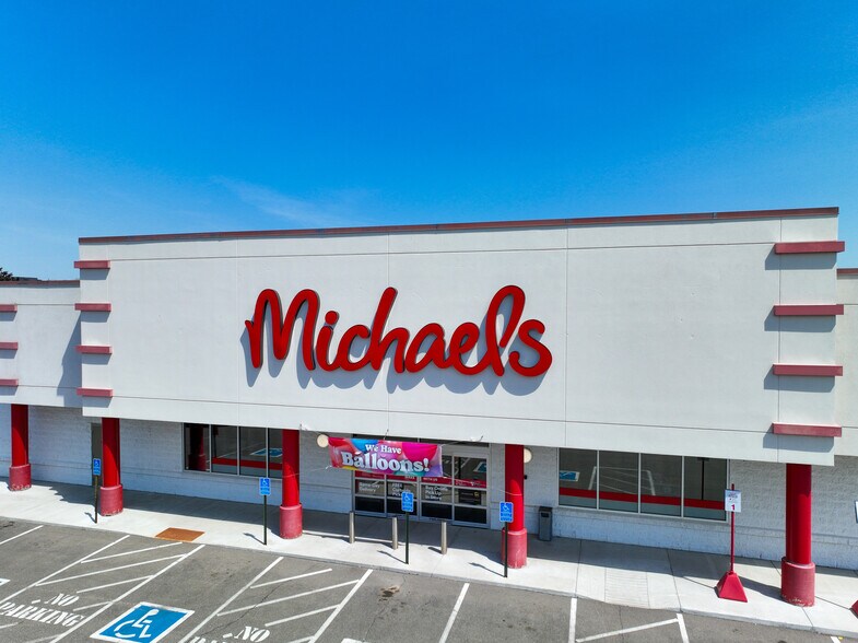 More Photos Of 7626 Clearwater Rd, Baxter Freestanding For Sale