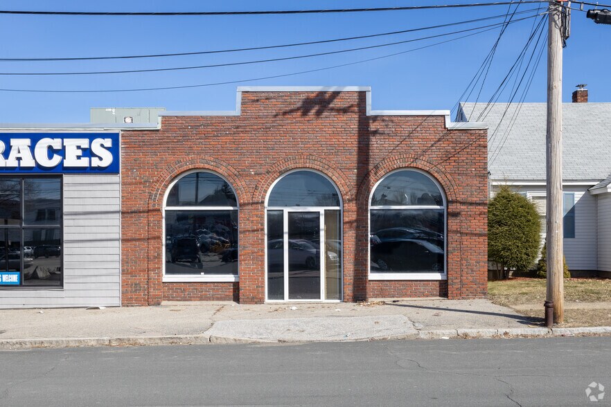 More Photos Of 4 Vinton St, Manchester Storefront For Lease
