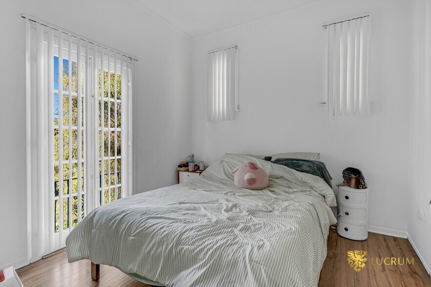 More Photos Of 534-542 S Coronado St, Los Angeles Apartments For Sale