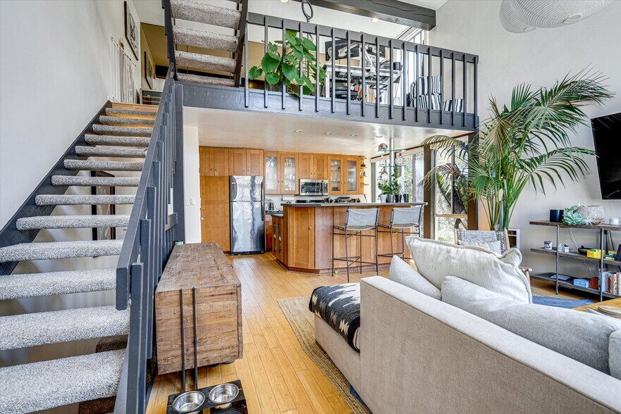 More Photos Of 14 Mast, Marina Del Rey Apartments For Sale