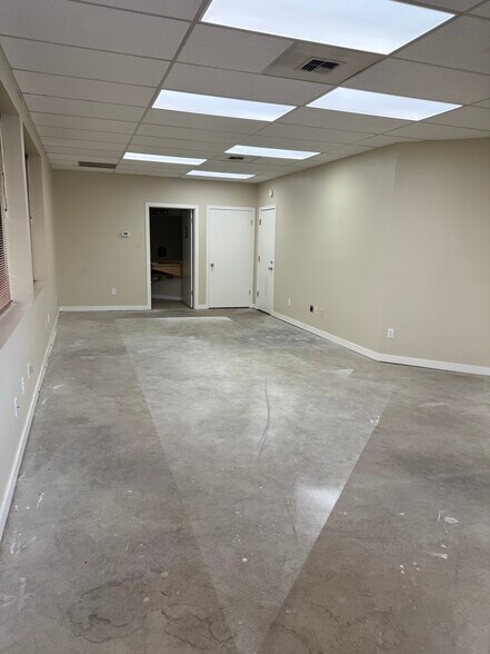 More Photos Of 14715-14729 Pacific Ave S, Tacoma Self Storage For Lease