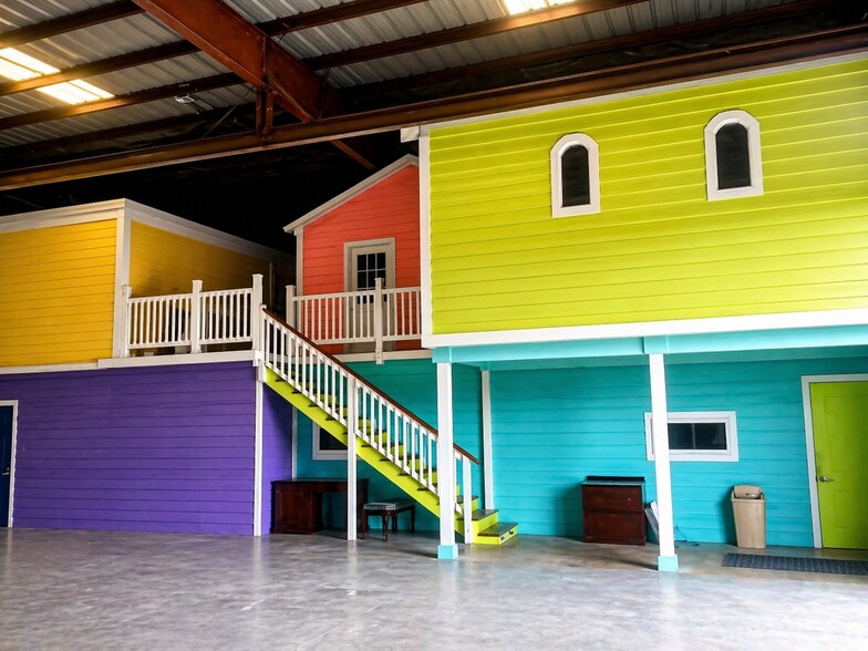More Photos Of 4550 SE Hampton Ct, Stuart Manufacturing For Sale