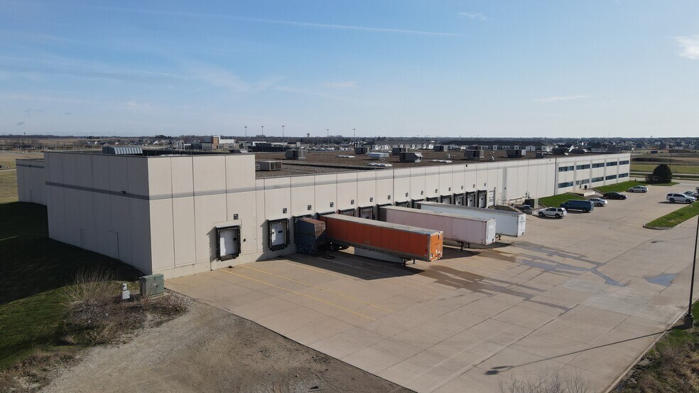 More Photos Of 250 NW 10th St, Waukee Warehouse For Sale