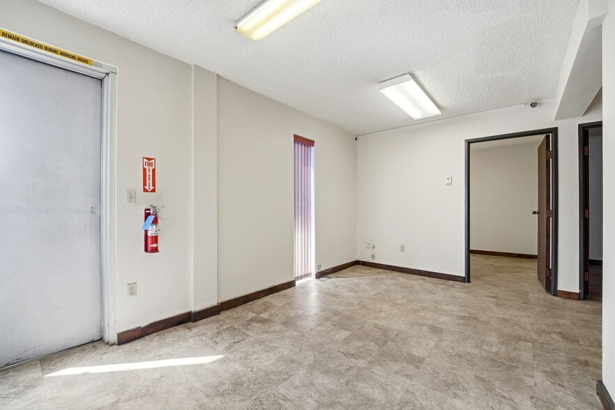 More Photos Of 3435 Kimball Cir, Colorado Springs Service For Lease