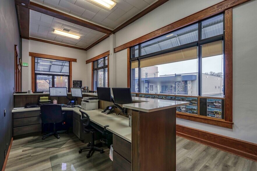 More Photos Of 316 N 2nd Ave, Sandpoint Office For Lease