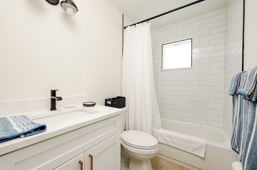 More Photos Of 701 N Ocean Shore Blvd, Flagler Beach Office Residential For Sale