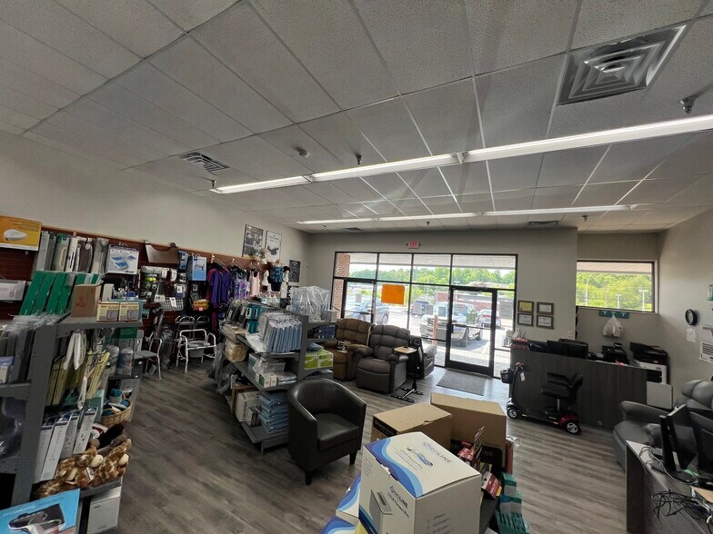 More Photos Of 721 Highway 321 N, Lenoir City General Retail For Sale