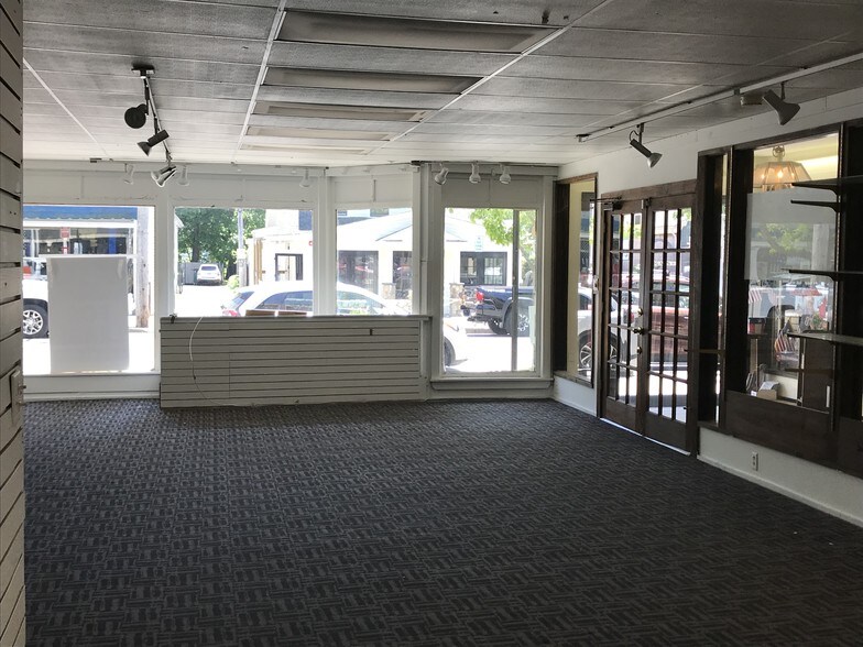 More Photos Of 606 Main St, Hyannis Restaurant For Lease