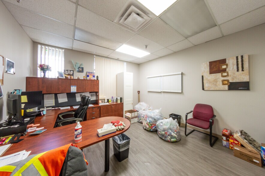 More Photos Of 1108 53rd Ave NE, Calgary Warehouse For Lease