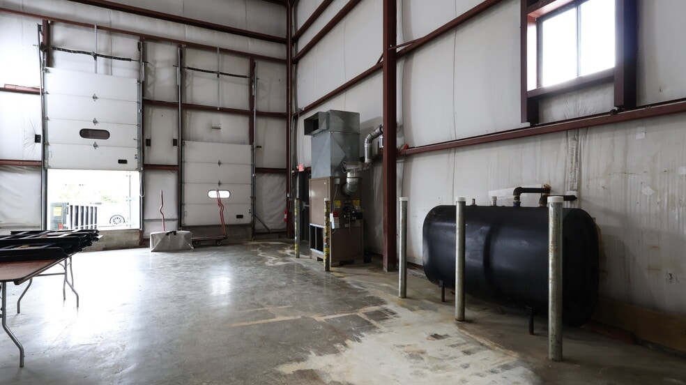 More Photos Of 96 Commerce Dr, Carmel Warehouse For Lease