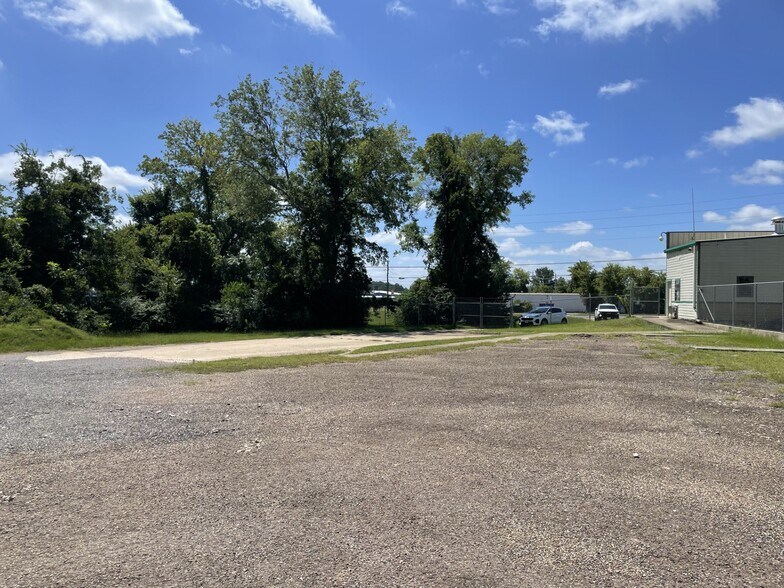 More Photos Of 2721 E SH 31, Kilgore Industrial For Sale