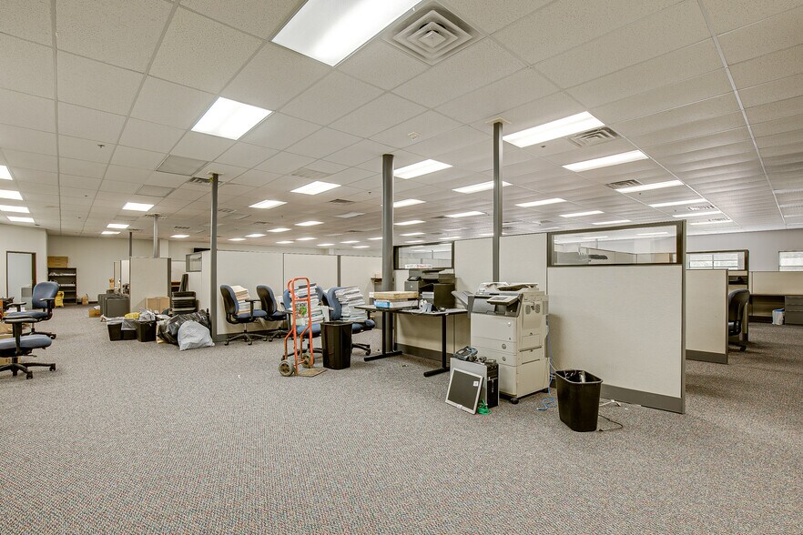 More Photos Of 2500 Discovery Blvd, Rockwall Office For Lease