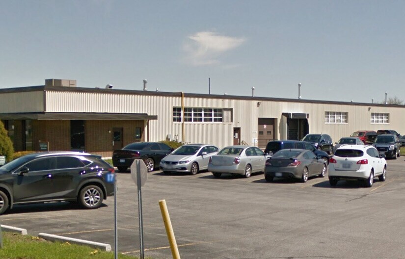More Photos Of 17 Airport Rd, Brantford Showroom For Lease