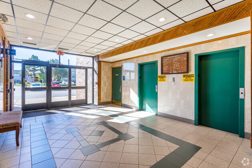 More Photos Of 4901 Towne Centre Rd, Saginaw Office For Sale