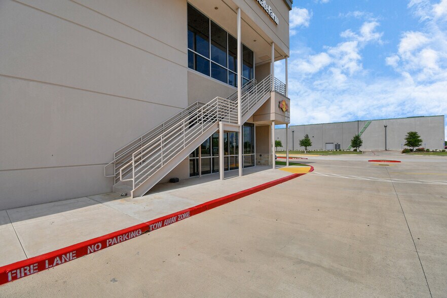 More Photos Of 1227 Grand West Blvd, Katy Coworking Space