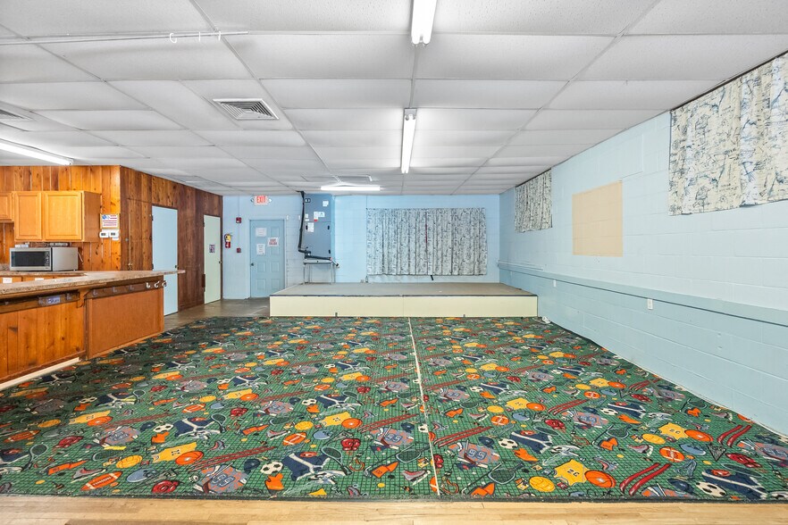 More Photos Of 855 W Desoto St, Clermont Specialty For Lease