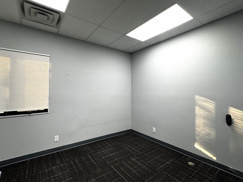 More Photos Of 501 E 15th St, Edmond Medical For Lease