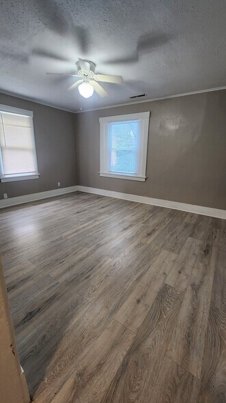 More Photos Of 400 E Sherman St, Hutchinson Apartments For Sale