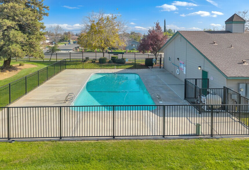 More Photos Of 1832 Merced St, Madera Apartments For Sale