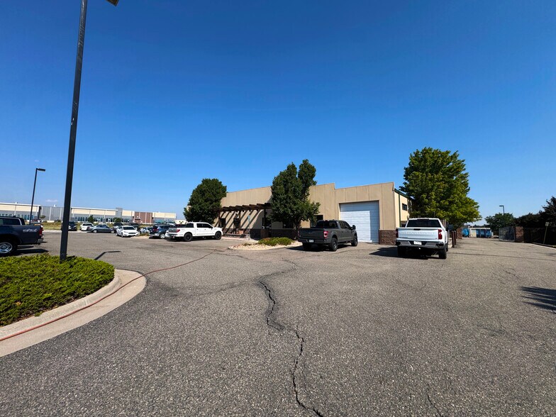 More Photos Of 14051 E Davies Ave, Centennial Warehouse For Lease