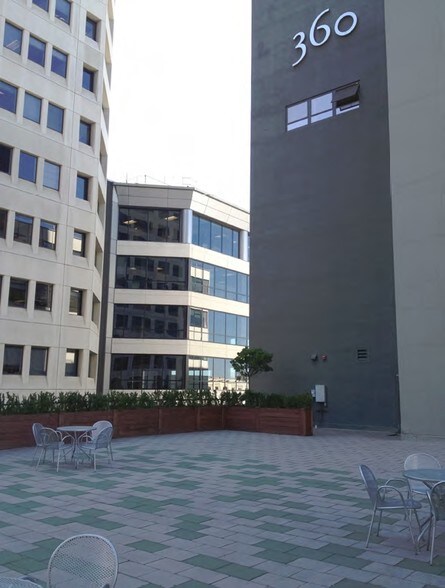 More Photos Of 360 22nd St, Oakland Office For Lease