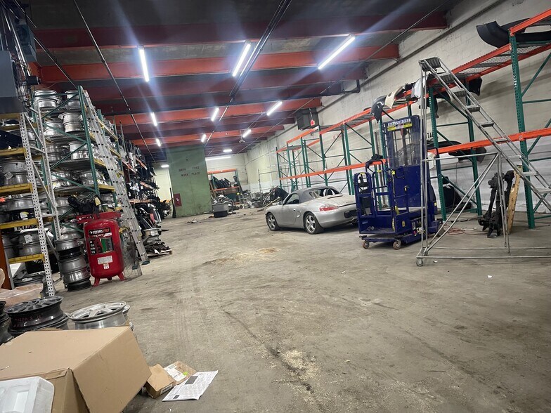 More Photos Of 5225 Kilmer Pl, Hyattsville Warehouse For Lease