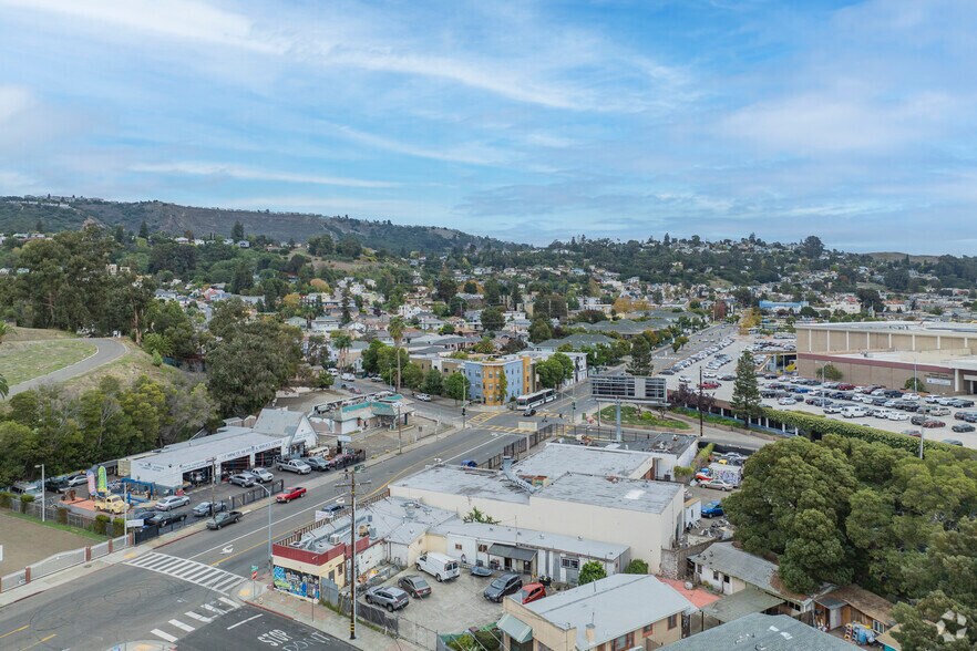 More Photos Of 6821 Foothill Blvd, Oakland Auto Repair For Sale